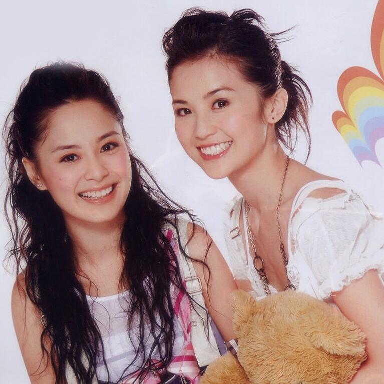 蔡卓妍和钟欣桐青春满溢