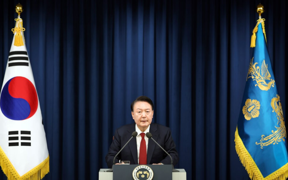 中国太阳能板无人机都是首尔戒严理由，尹锡悦拒绝下台，誓言周旋到底！