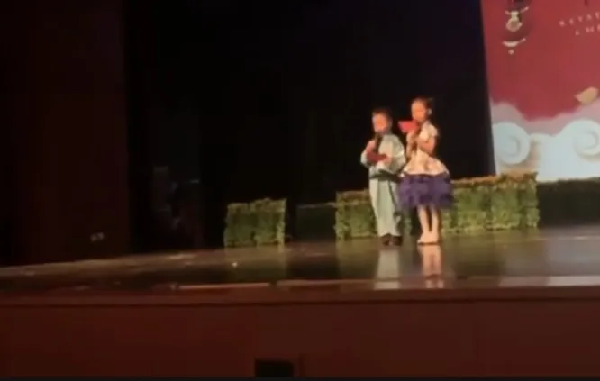 贾乃亮女儿，泪目！

6月27日六点多，贾乃亮的女儿在社交平台发了个视频，视频是