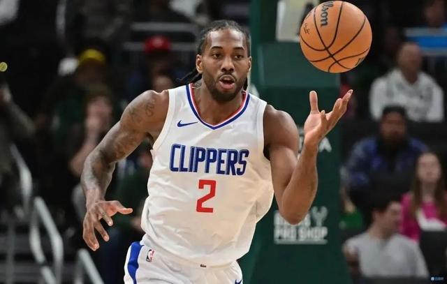 最近伦纳德退出国家队的消息传得沸沸扬扬，前NBA球员保罗-皮尔斯在节目中也提到了