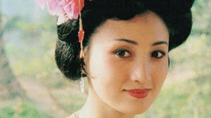 林芳兵：凭杨贵妃走红，因太美遭人暗算，丈夫曾为她写632封情书