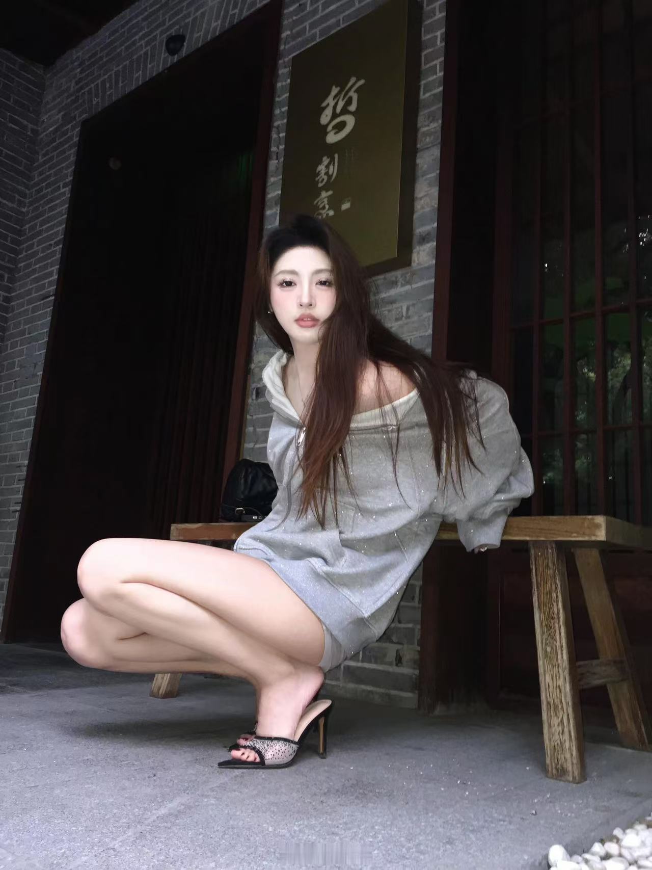 如果我去你家借宿你会对我做什么哈哈哈哈