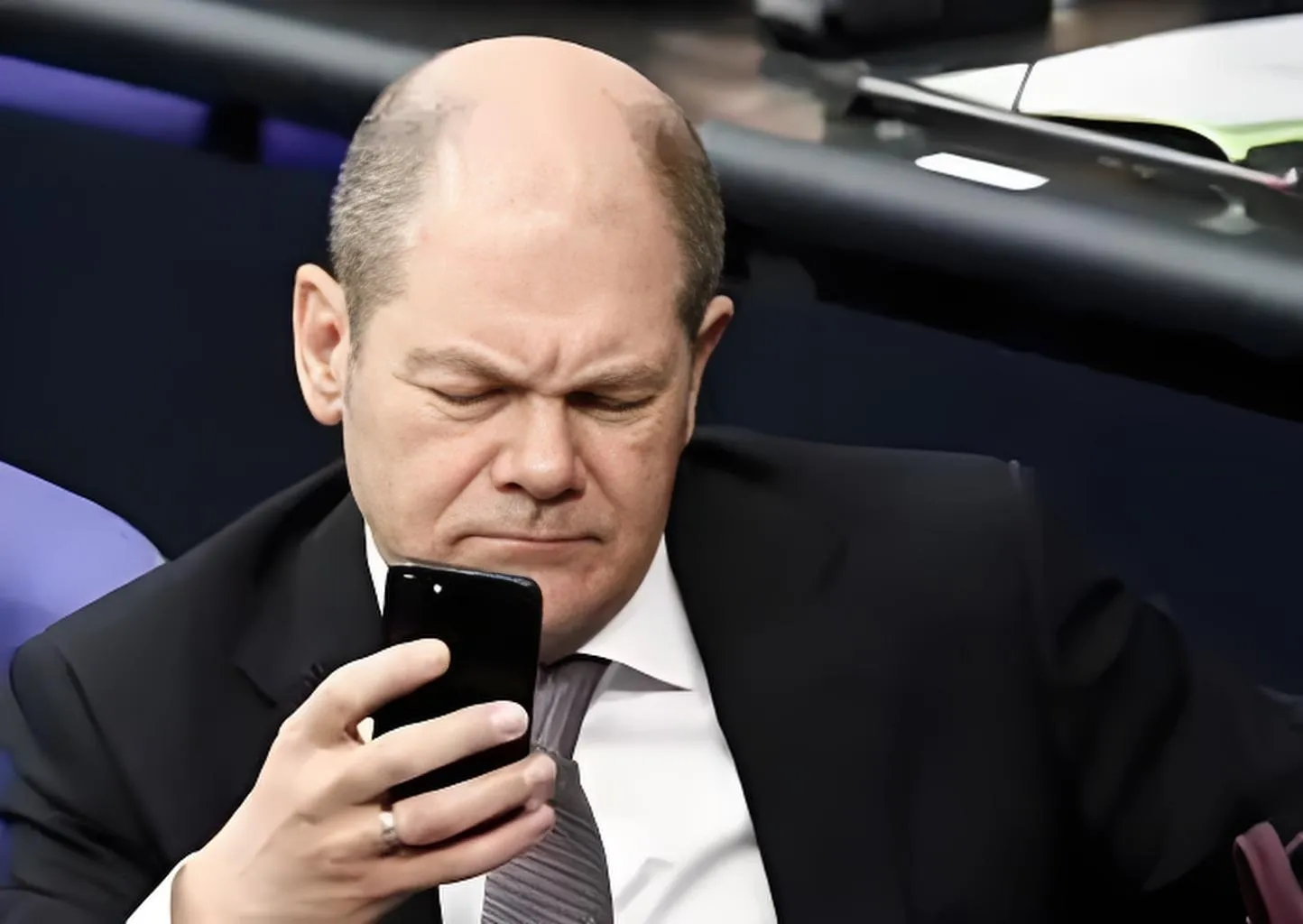 德国总理希望与俄罗斯总统通电话。

据今日俄罗斯电视台网站10月1日援引德国《时