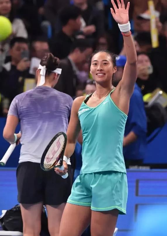 郑钦文坐火箭🚀，预测到2025年她的世界排名将进入前三！

1. 2024  