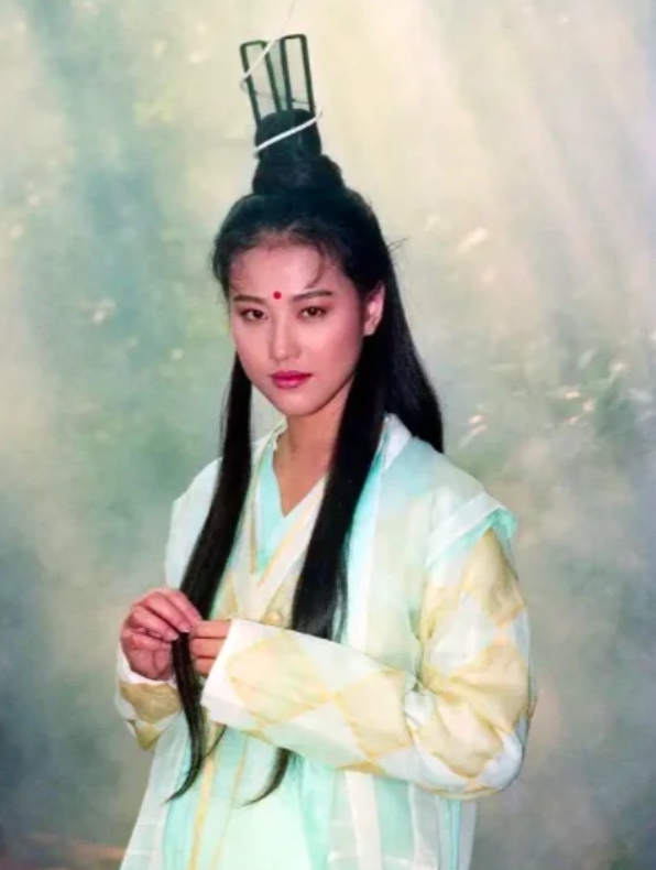 周海媚：19岁出道，23岁闪婚闪离