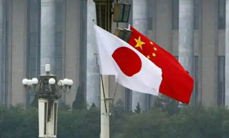 日本真是头狗奴才，老有眼力劲了，见风使舵贼快。

2月14日，日本外务大臣岩屋毅