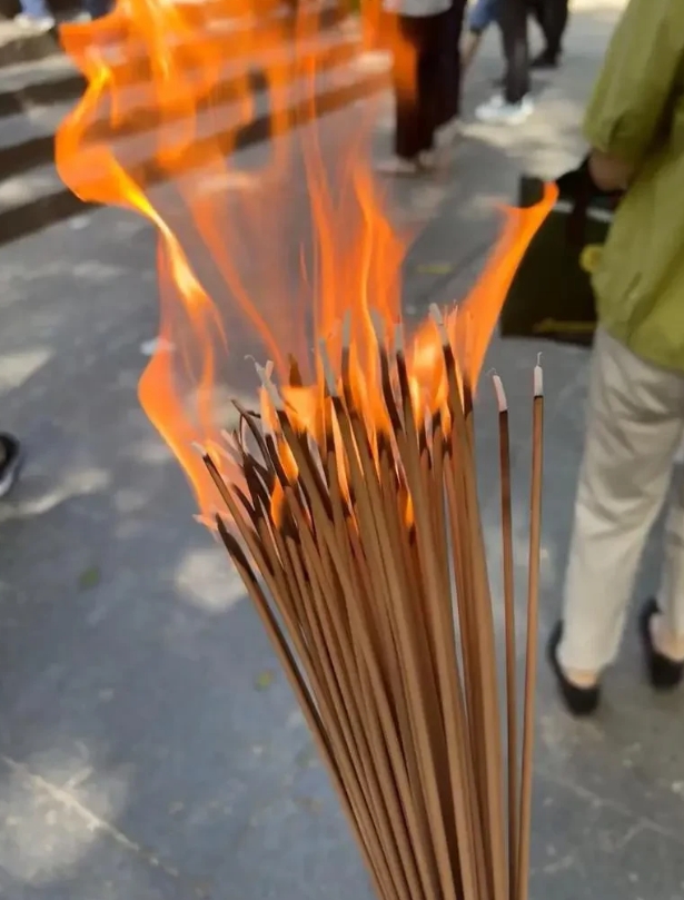 为什么感恩生在中国？一直教育孩子要感恩，尤其是感恩成为中国人！很多人觉得投错了胎