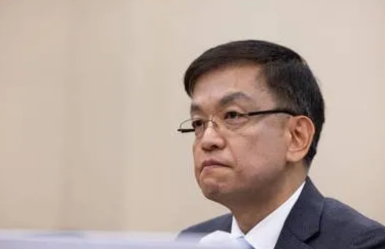 27日，韩国副总理崔相穆呼吁执野两党要慎重考虑对代总理韩德洙的弹劾。现在回头看明