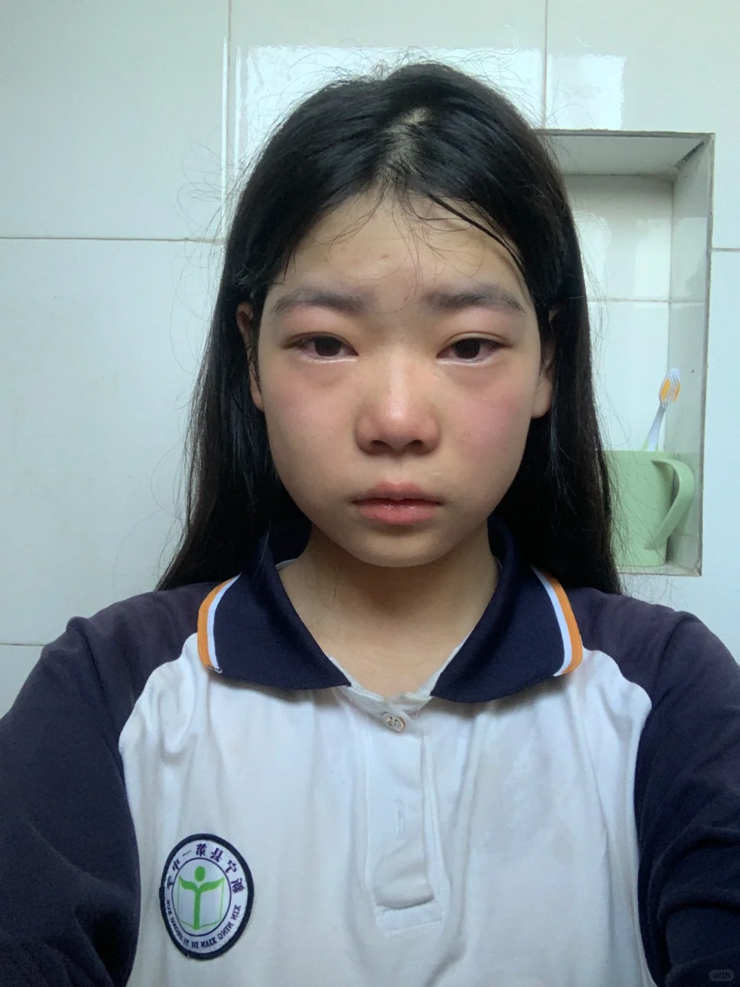 为什么每张照片都不一样啊！！16岁想学穿搭喜欢甜美风的。但是我的五官奇奇怪怪 不
