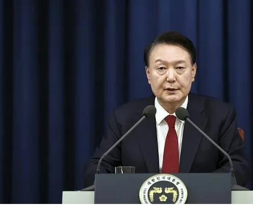 三方角力，互相制约！
这样反而能让尹锡悦继续留在位上！

在野党要弹劾尹锡悦，执