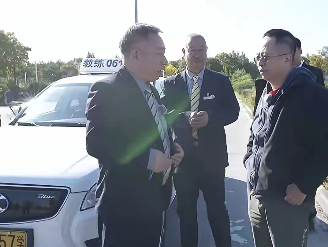 周鸿祎：现在就去学车
