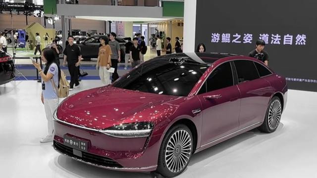 定位纯电中大型轿车，享界S9