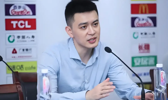 平心而论，我心目中国家队教练最有资格的有3人
 1、杨鸣-辽宁本钢

2、杜锋-