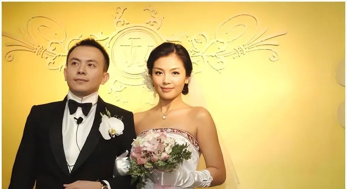 一次，刘涛给保姆30块钱，让她去买2条鱼，保姆很尴这钱哪够？”
刘涛却说：“你别