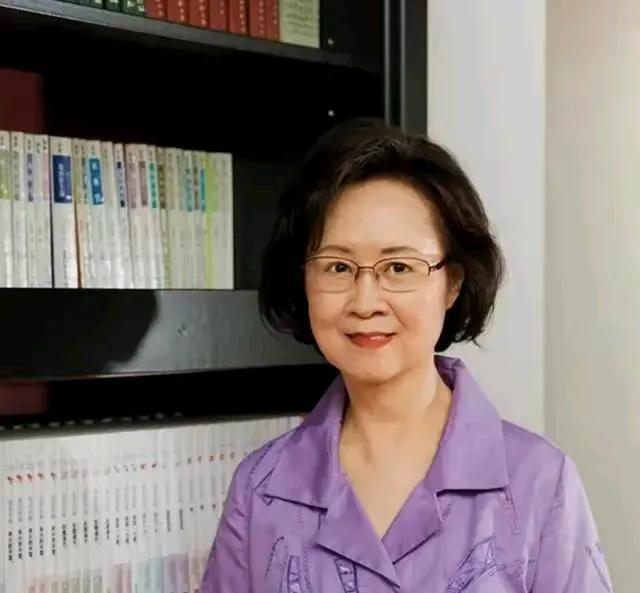 86岁的琼瑶选择离开了人世！
她的一生留下了很多经典回味的作品！
大家还记得那些