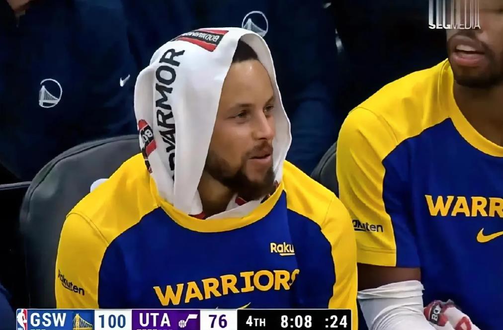 勇士大胜爵士，库里又三节打卡下班，有5点不得不感叹的地方。

第一点：勇士真的焕