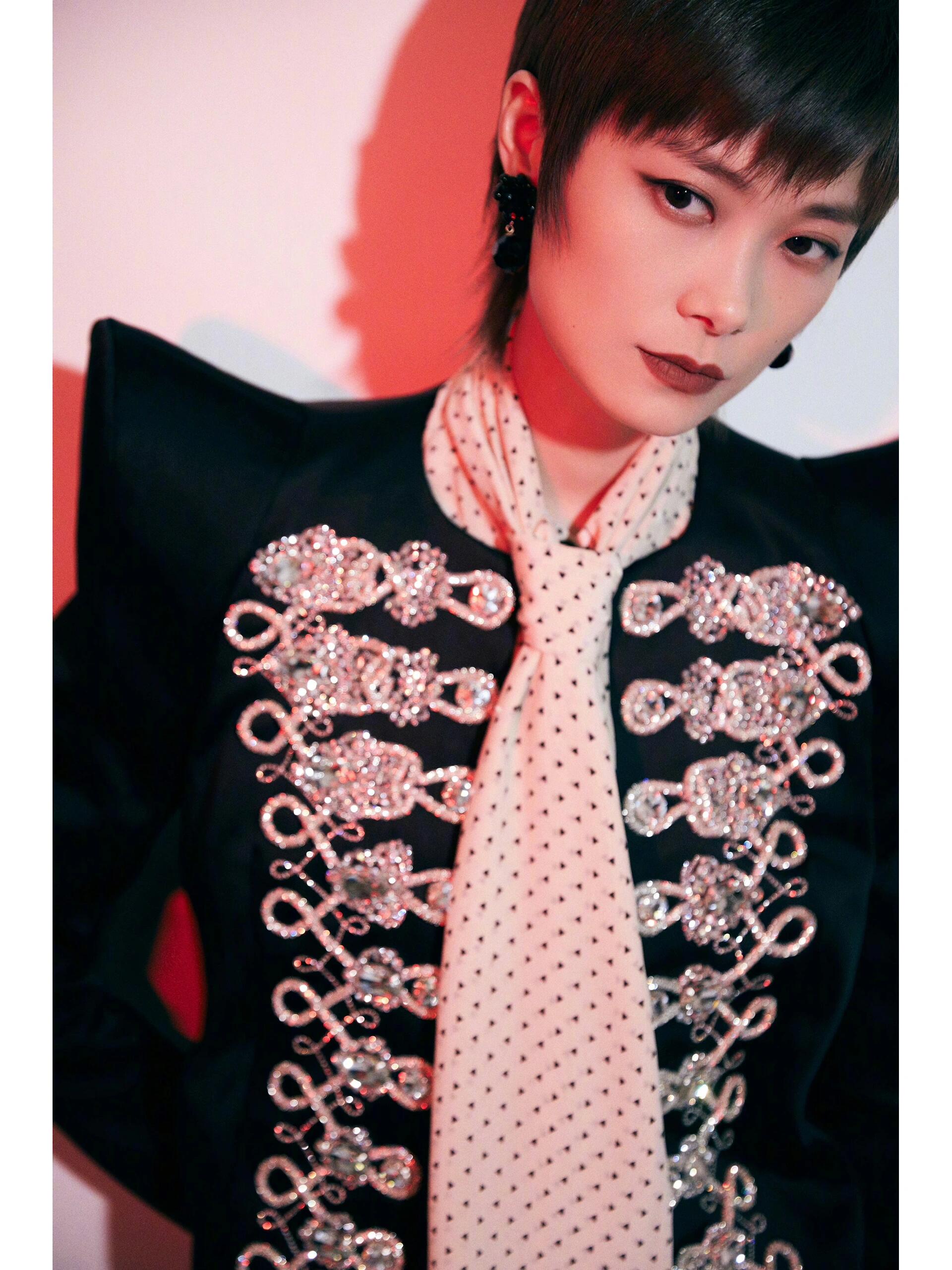 复古女王李宇春