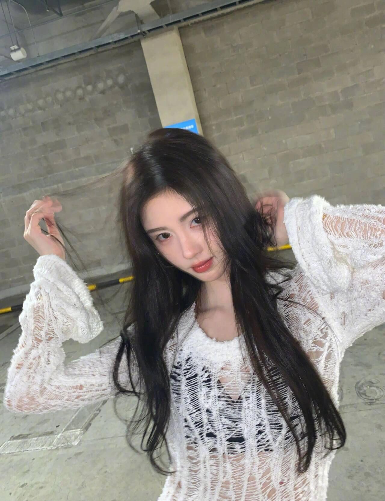 不得不说鞠婧袆的颜值一直在线！！