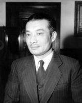1945年东京审判时，中国法官的座次被安排在英国后面，梅汝傲反对，一定要排在英国