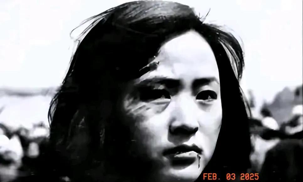 王光的故事充满了悲壮与英勇，她的生命虽然短暂，却充满了深刻的意义。从贫苦的家庭出