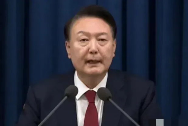 韩国总统尹锡悦的政治生涯迎来了关键的转机。随着公调处结束对他的调查，尹锡悦得以与