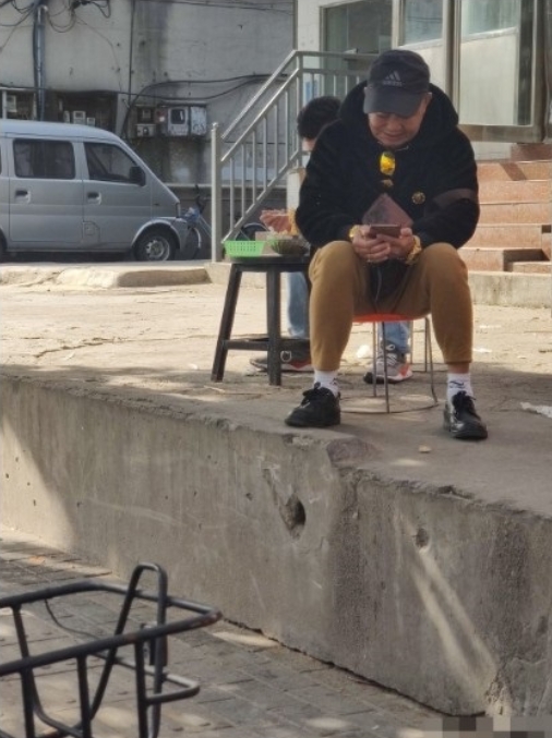 远看普普通通，近看你大爷还是你大爷