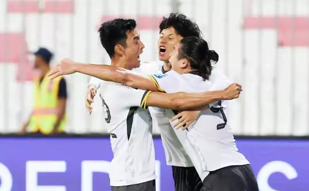 坐四望二！[火炬]国足1:0绝杀巴林，收获不仅是3分，更关键的还有这些内容
1、