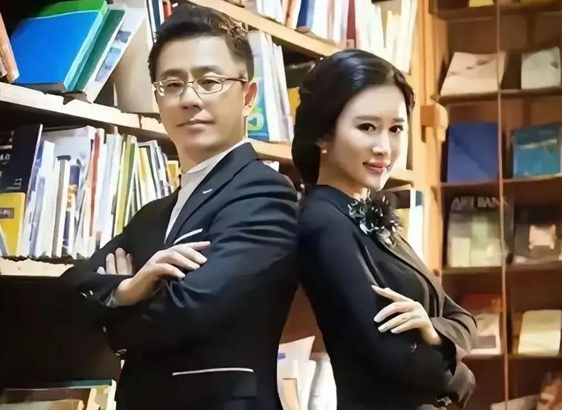 张纪中的妻子杜星霖也是二婚，一婚嫁给大她20岁的台湾富商，二婚则是嫁给大她31岁