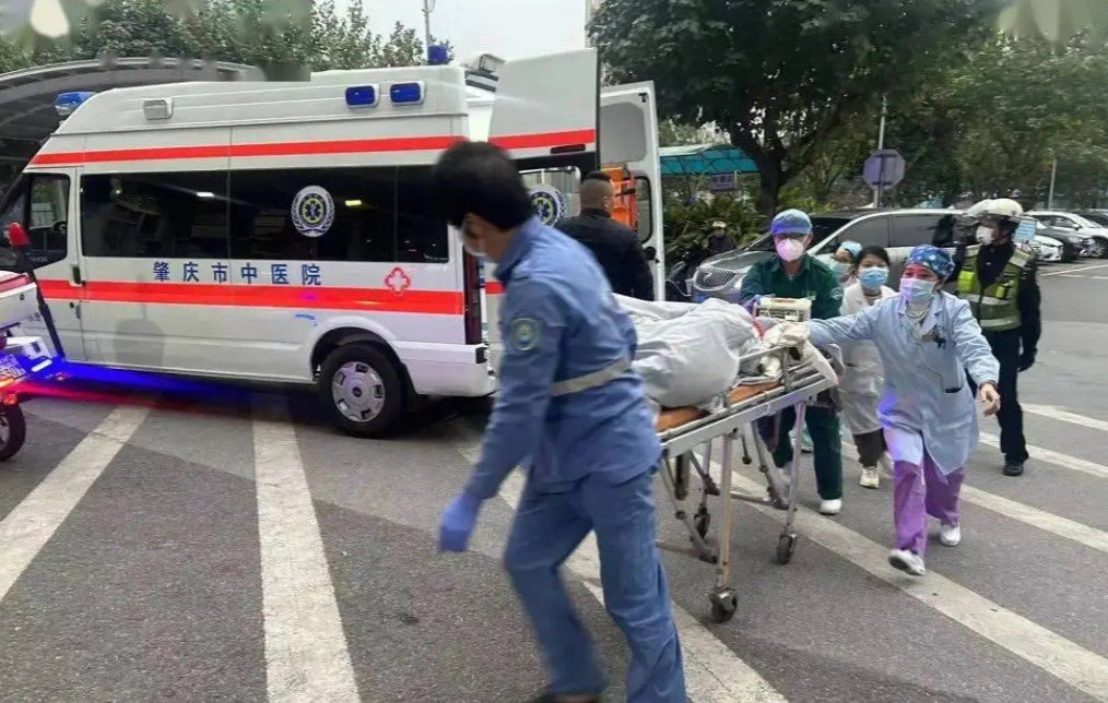 简直天理难容！黑龙江一女子不忍母亲在重病监护室咽下最后一口气，花费1200元叫了