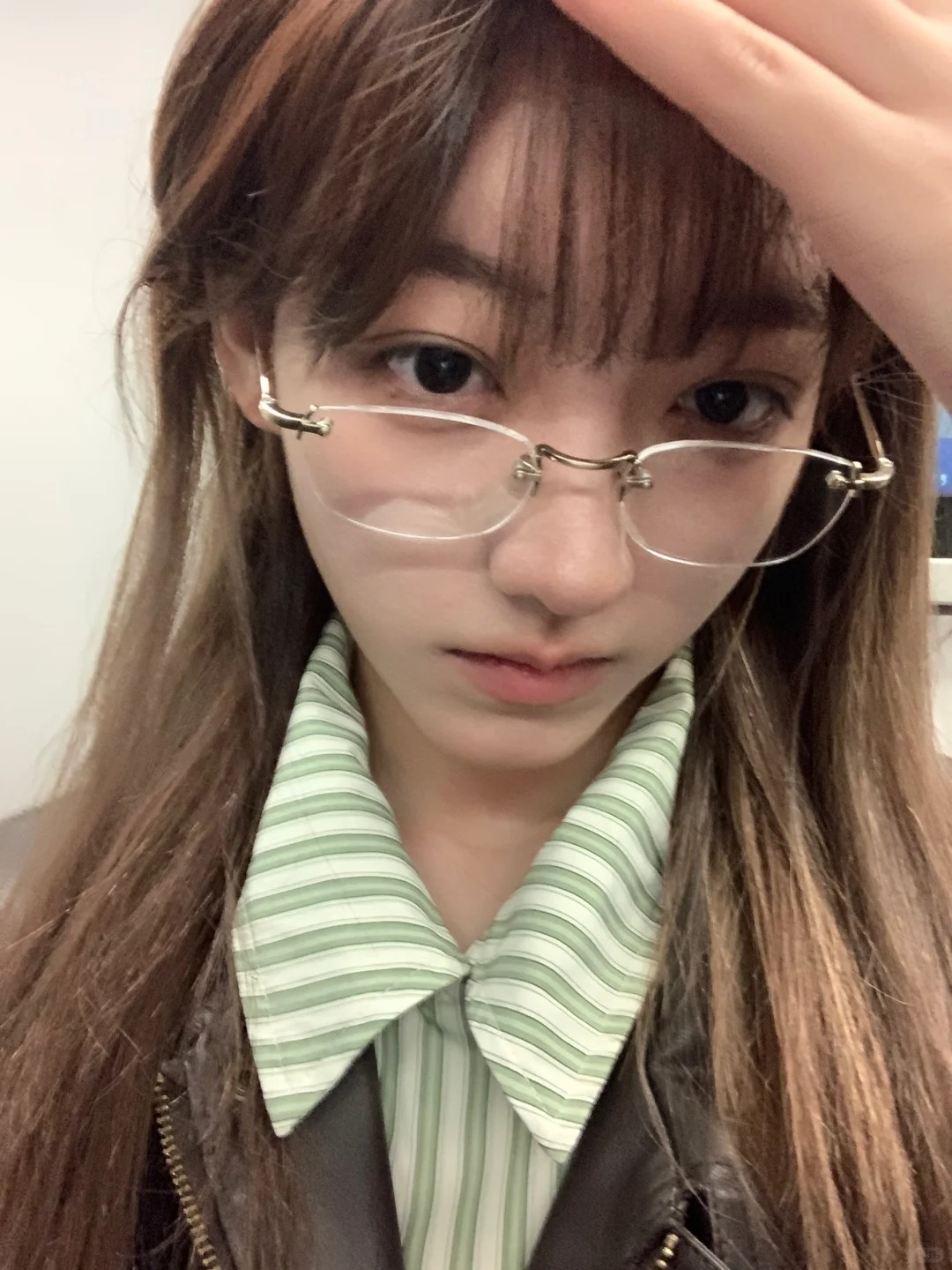 渣酥感：被地铁挤成渣🤦‍♀️
还不够挤，这个角落还能自拍🤳