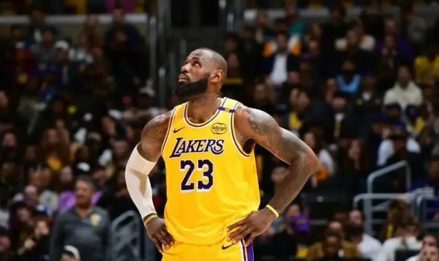 湖人队128比123险胜灰熊，3大核心谁最厉害？

1、39岁老将詹姆斯，22投