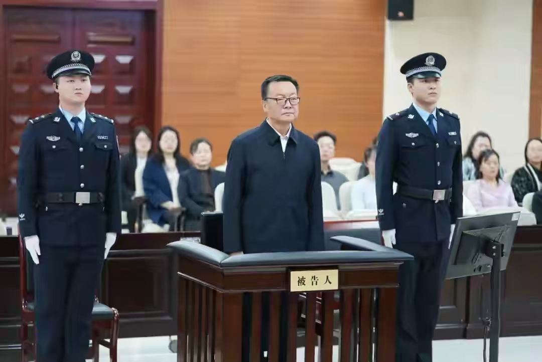 贪8.22亿 新疆原副书记李鹏新受审