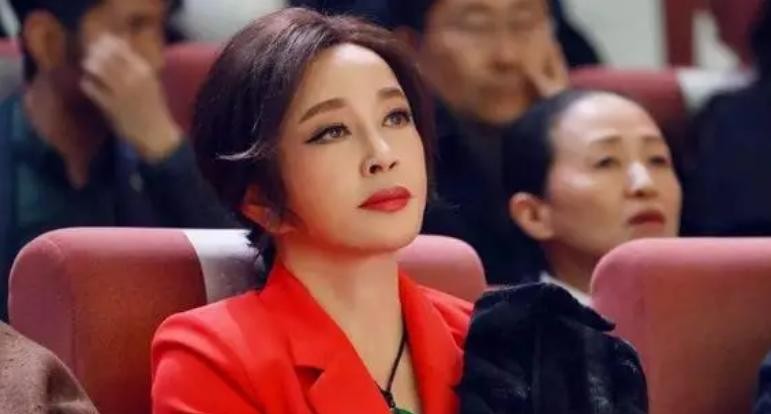 李小冉老公有钱 刘晓庆更有钱

                        
