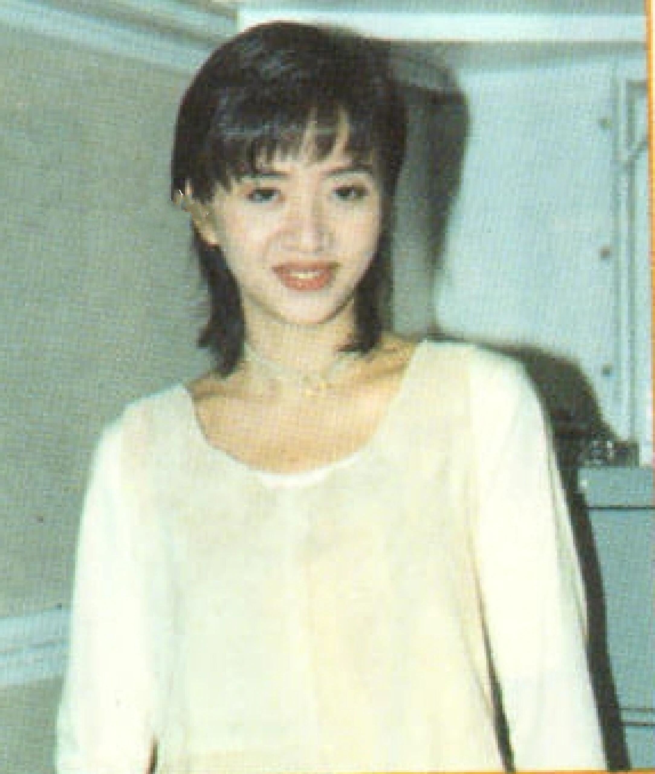 梅艳芳长的好温柔！