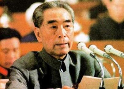 1960年，周总理访印时，一个记者故意挑事问：“总理先生口口声声要靠谈判来解决问