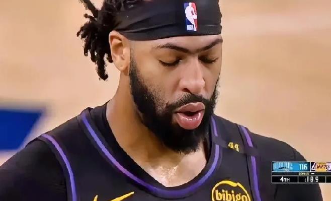 湖人竟然被绝杀了，到手的胜利啊，浓眉要自责一整天了。

眼看比赛就收下来了，已经