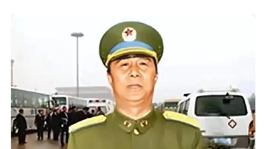 在1996年，中国的军事领域发生了一起震惊全国的事件——一位正军级干部刘连昆叛逃