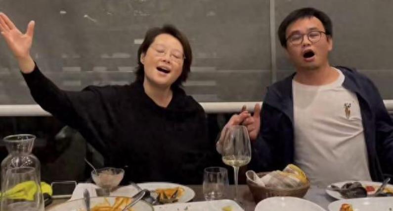 袁立是一位非常直率和善良的艺人，她不愿与某些圈子同流合污，很多观众都很喜欢她，希