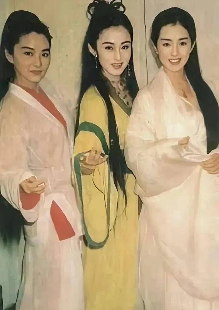 1994年，巩俐和关之琳，为了争抢《西楚霸王》女一号，差点大打出手，导演冼杞然说