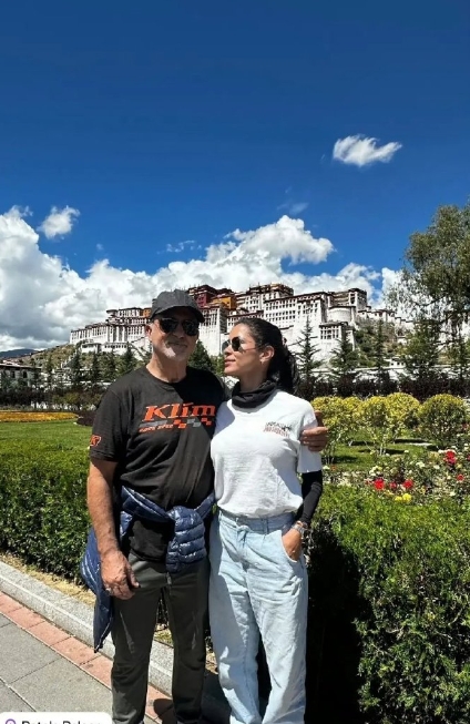 咱们先聊一聊公厕的问题，那边的公厕差咱们不反驳，确实脏乱差。

​​然而，它的脏