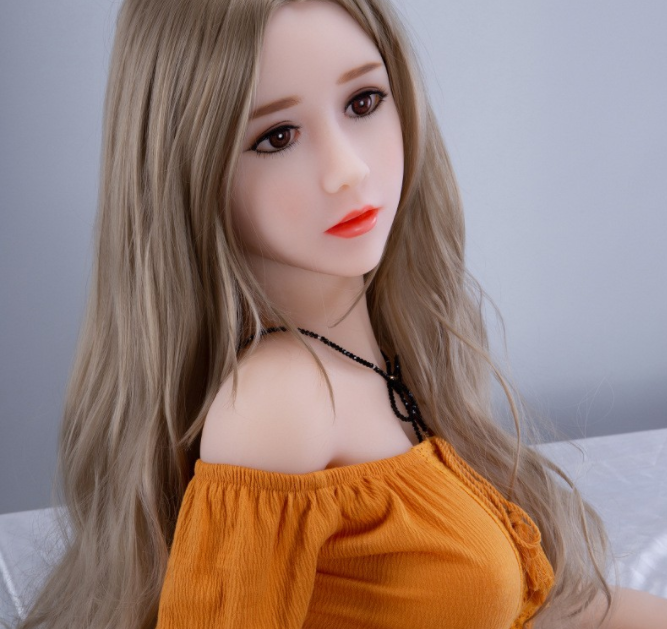 “塑料和硅胶娃娃不都能用吗？”广西桂林，一70后男子花10400元买了两个真人版