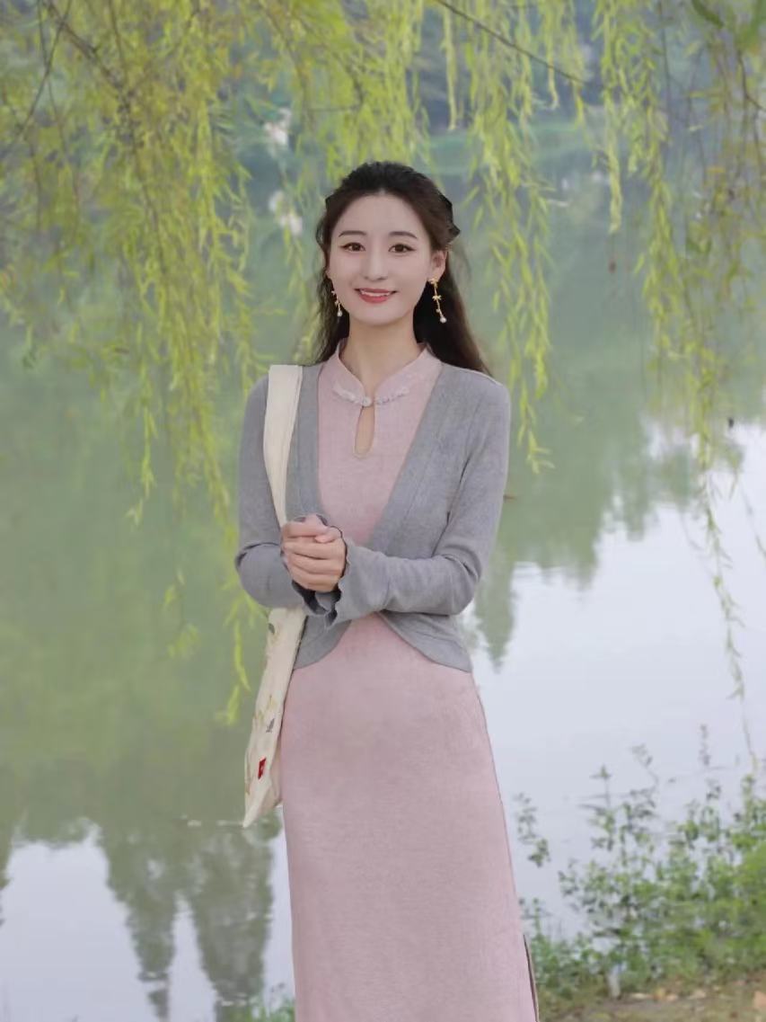 喜欢穿裙子的我今天穿这个颜色哈哈哈哈