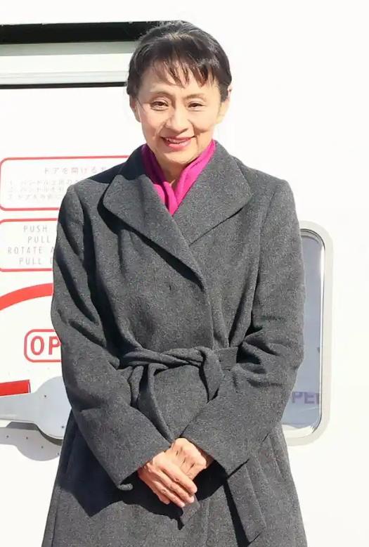 日本出了聪明的首相石破茂，对华比较友好！有消息说，石破茂的妻子石破佳子更聪明，比