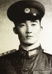 毛泽东时代，任何国家的飞机胆敢跨越中国海岸线，直接一律击落，前线指挥员甚至都不必