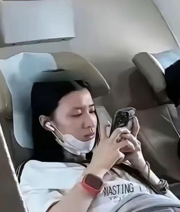 这才是有效化妆吧

在娱乐圈的颜值竞争中，化妆技巧成为了明星们维持公众形象的重要