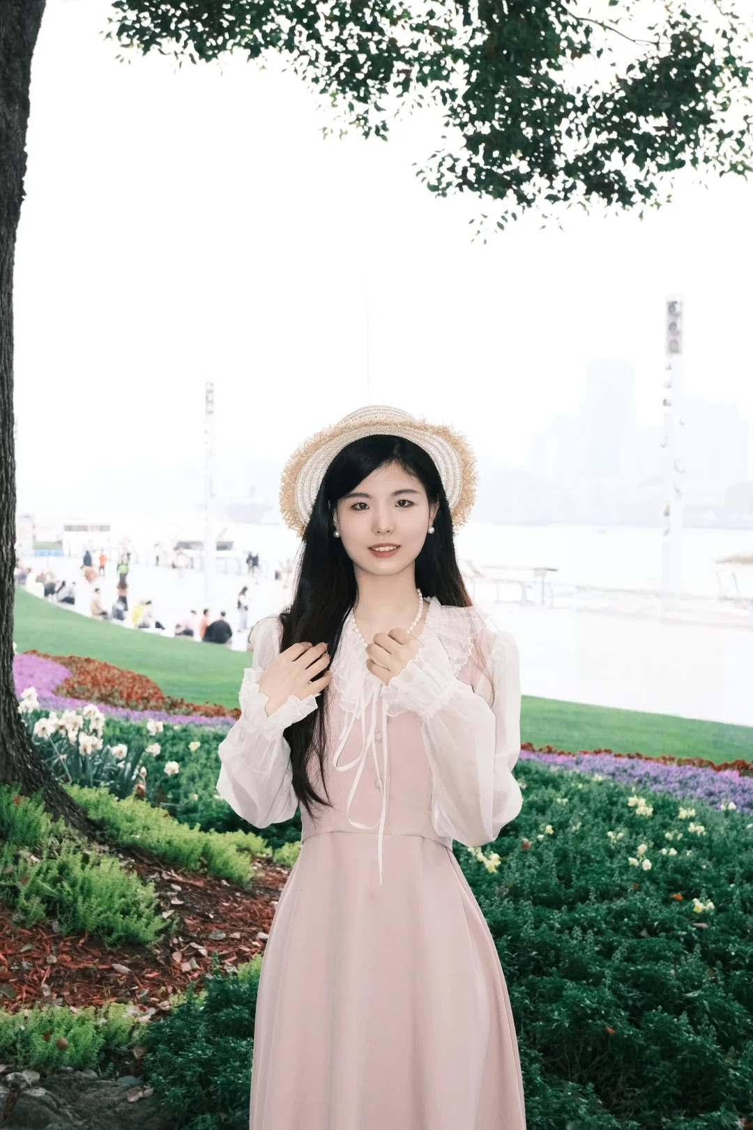 为什么富士拍出来后面白茫茫的
怎么样才能正常啊 是镜头原因吗