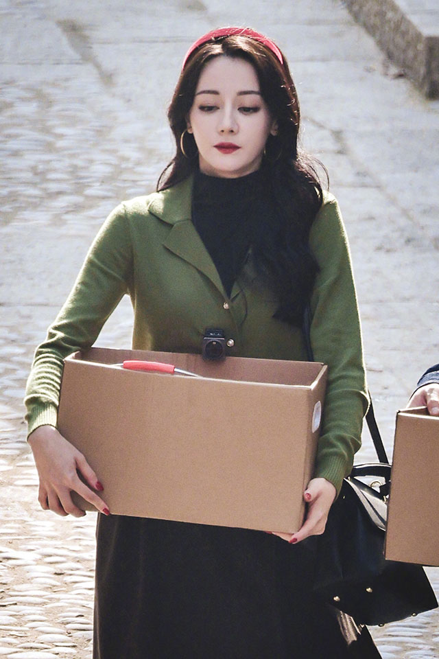 #迪丽热巴 民国大小姐#大小姐留学归来即视感。什么是好综艺？适合的，才是最好的。