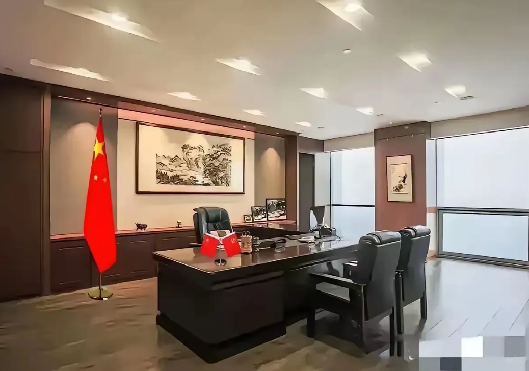 大家来说说，能在这里面办公的都是什么级别的？