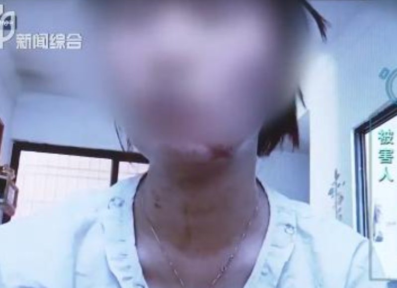 上海，已婚男爱上已婚女，两人在一起后男子断联妻子。但男子发现女友仍与前男友联系，