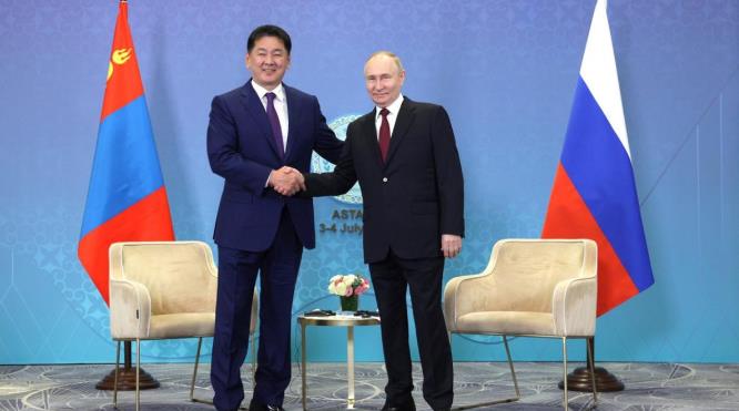 冒着被捕入狱的风险，普京即将外访，克里姆林宫前政治顾问认为，这都多亏了中国的“庇
